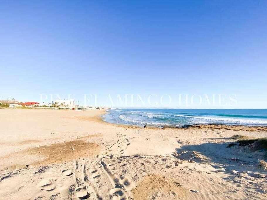 Atico Pink Seafront Lägenhet La Mata  Exteriör bild